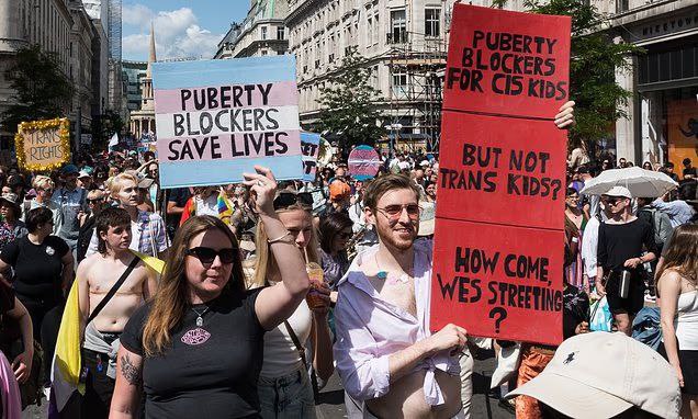 TRobinsonNewEra's tweet image. Hundreds of children are set to be jabbed with puberty blockers in the first NHS-backed experiment of its kind.

The clinical &quot;study&quot; will see as many as 226 children as young as ten-years-old who believe they are &quot;transgender&quot; take part.

You can&apos;t see an NHS GP, get an…