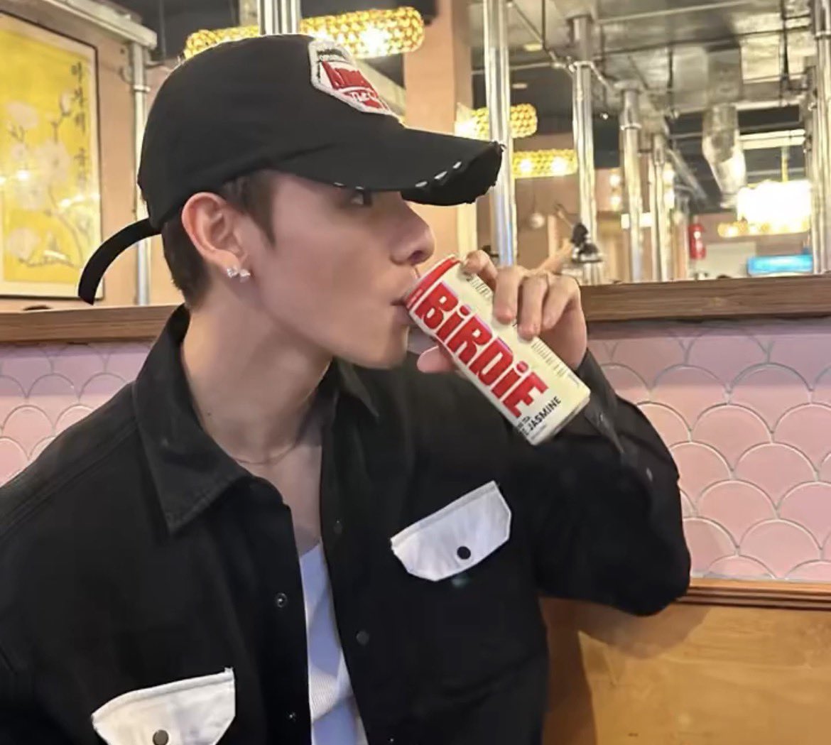 Kihjuhoon's tweet photo. A small break, a small sip, and a snapshot of me simply existing. https://t.co/HIGGjuf2rk