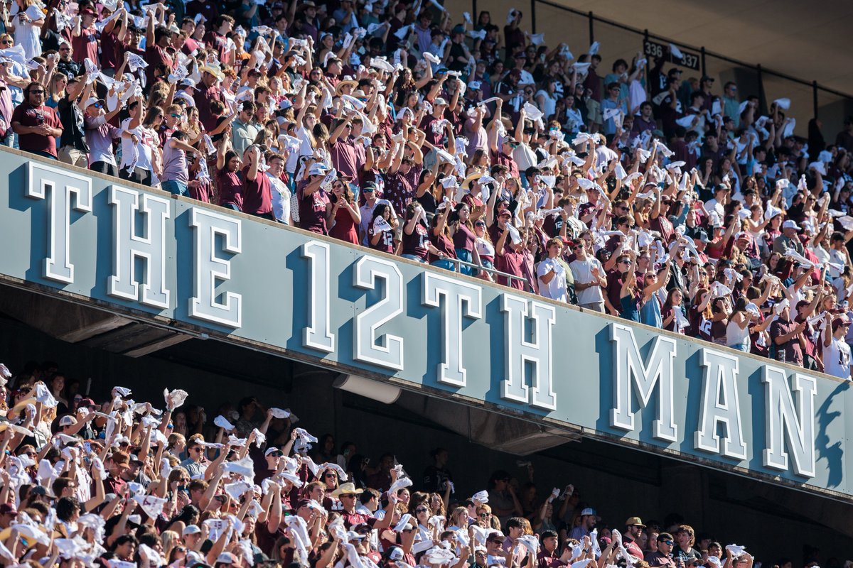 It never gets old standing with the undefeated 12th Man. 👍 🏈, image size:1200x800