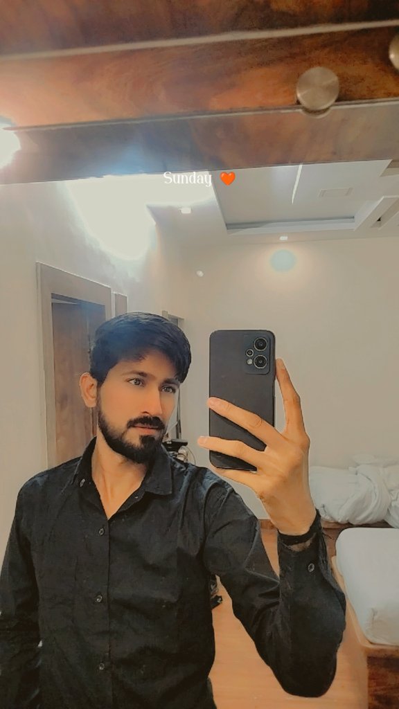 ogale_04's tweet photo. This lyrics hits different.
Chaahat yahee hai ke....
Iss kadar pyaar du.... ♥️🫶🏻 https://t.co/8pQiPb46FT