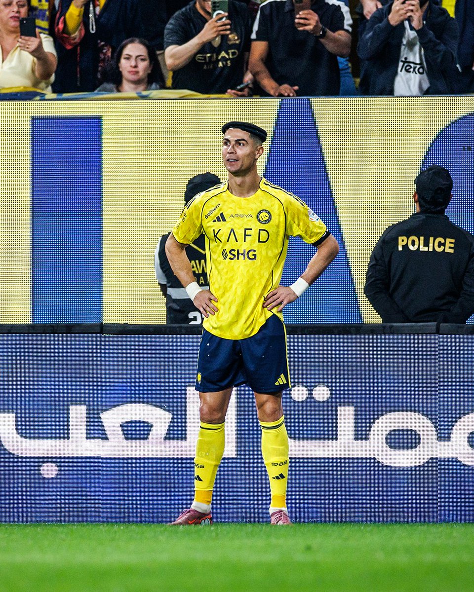 brfootball's tweet image. 40. Years. Old.

🐐