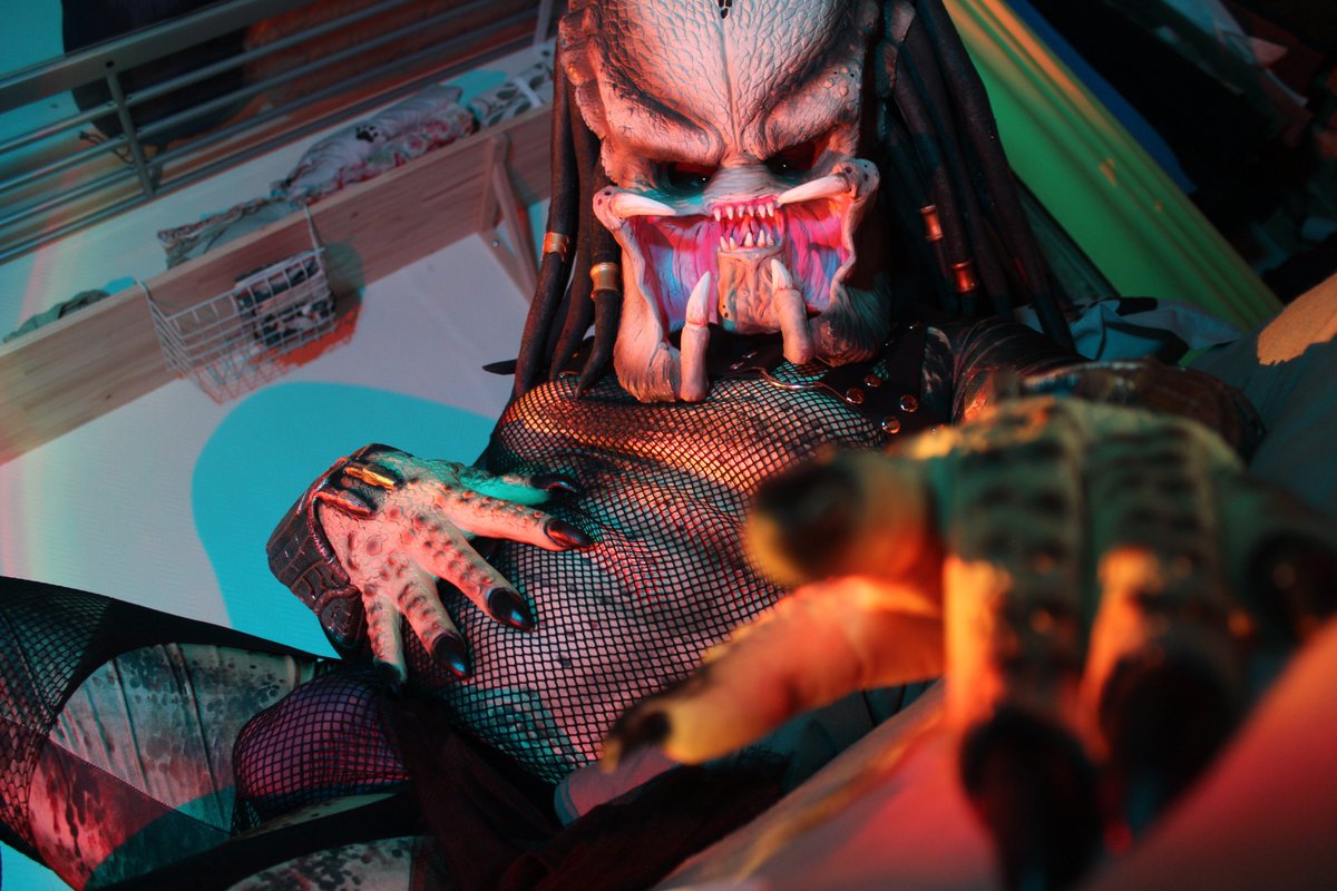 predaddyautja's tweet photo. #cosplay #predator #yautja https://t.co/z6W3Rcbkvw