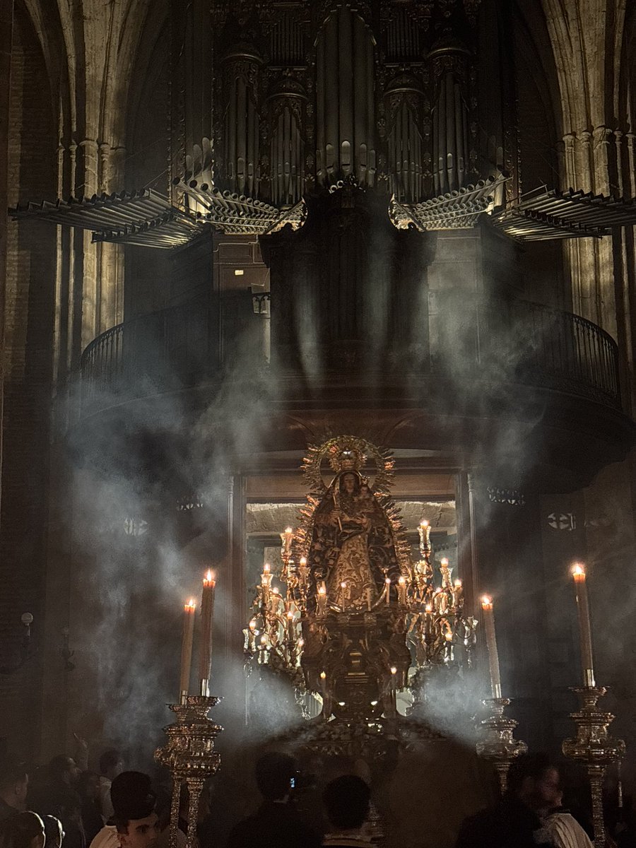 💙 Con "La Sangre y la Gloria" concluimos una nueva noche junto a <a href="/AsSocorroUtrera/">Asociación Socorro Utrera</a>.

📲 #AMALaMúsica