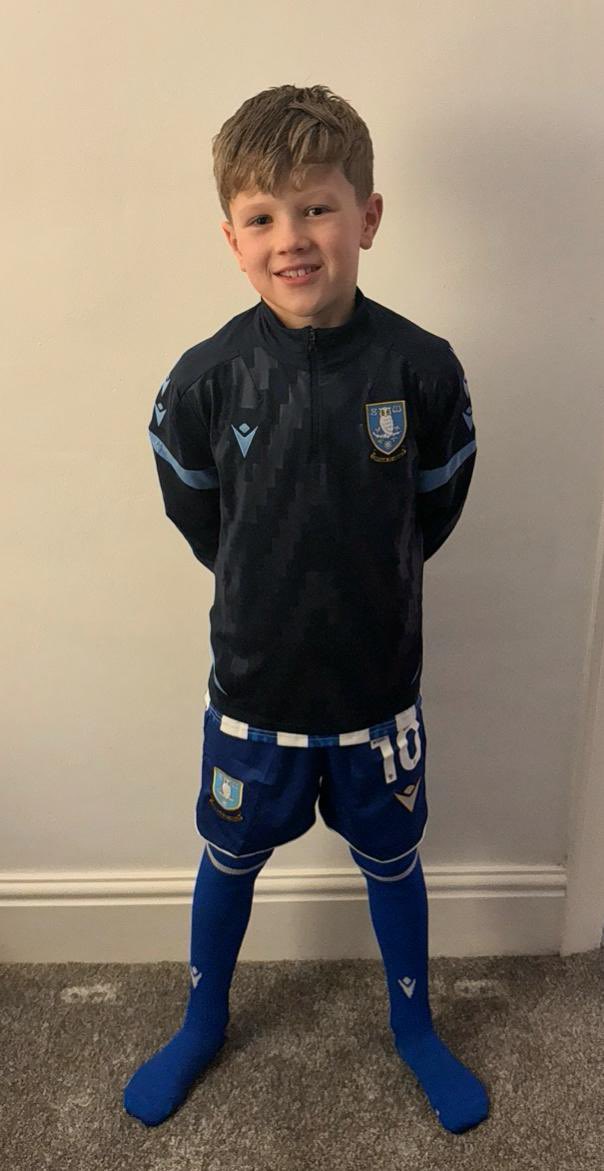 adam_scott7's tweet image. Mascot in the Sheffield derby 💙 game was awful and his prediction was crap 🤣 but a fantastic day! 🦉