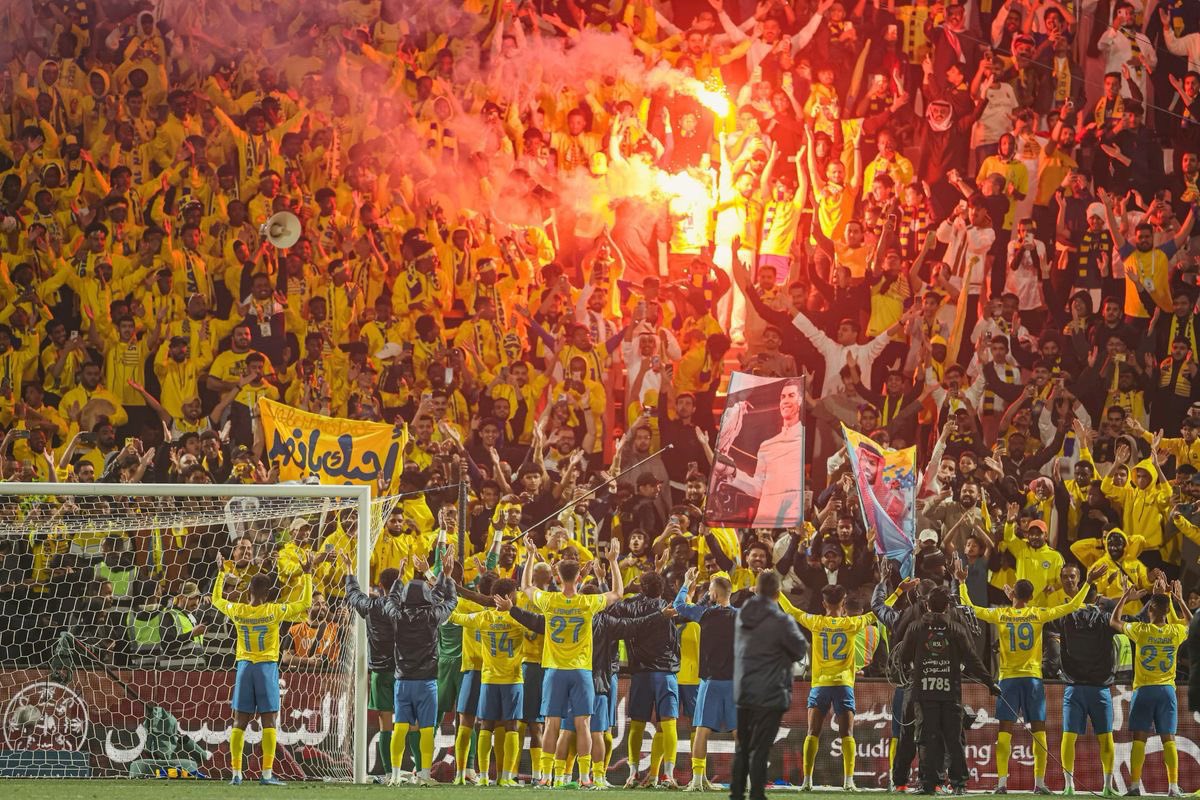 _mq_5's tweet image. ……💛➷💙¸.•´💛

الصداره لك عرش و تربع يا ملك 👑
الف ترليووووون مبرووووووووووووووك 
دامت ليالي الفرح و النصر 💛💙

ٰ
 💫✨💫✨💫✨💫✨💫

 #النصر_الخليج
 #متصدر_لاتكلمني