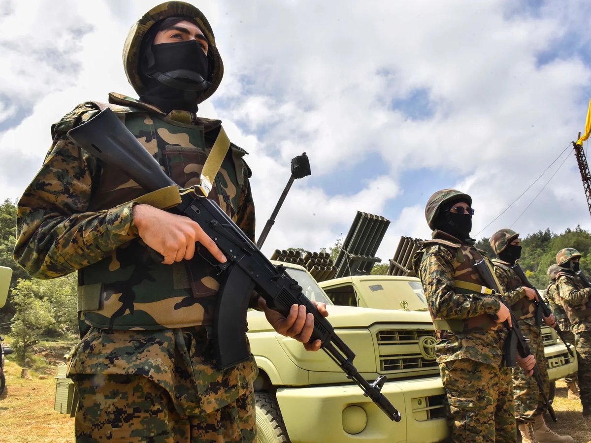 تداعيات عدم الفعل ستكون أخطر بمليار مرة من اي تهور…

عدم الفعل هو التهور والجنون بعينه.

فكما قالت عفيرة بنت عباد من جديس:

"فموتوا كرامًا أو أميتوا عدوكم  
ودبّوا لنار الحرب بالحطب الجزل"

فمن يلوم الحزب بعد اليوم، فكأنما يلوم جيش رسول الله يوم الأحزاب!