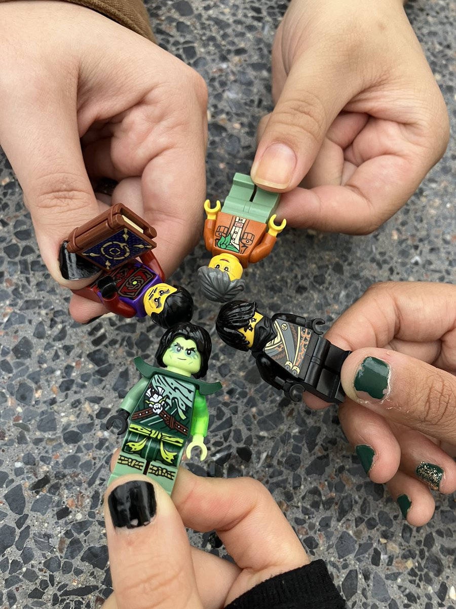 openlycomplex's tweet image. me n oomfs at legoland :3