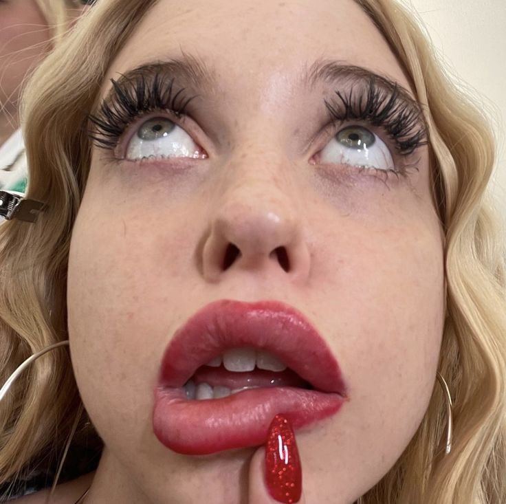 ،، ‍ ‍ ‍ ‍ ‍ 𝓕𝘢𝘺𝘦 . tweet media