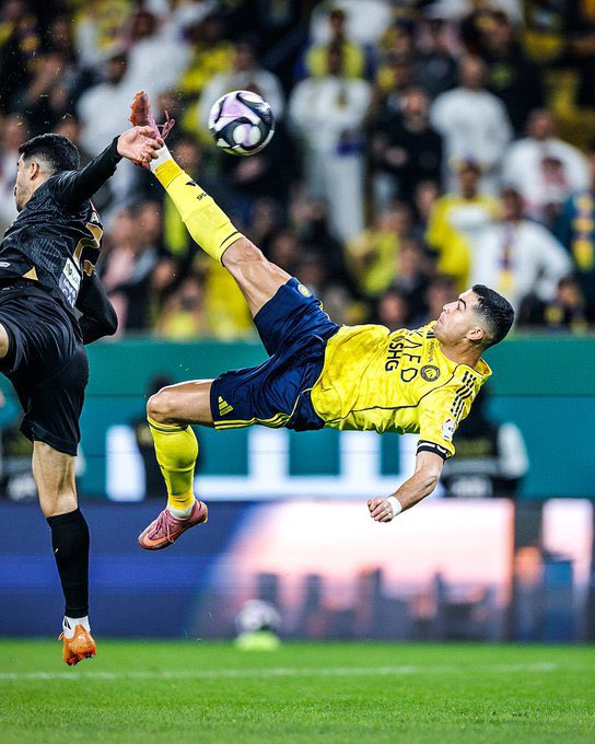 bt3's tweet image. CRISTIANO RONALDO.