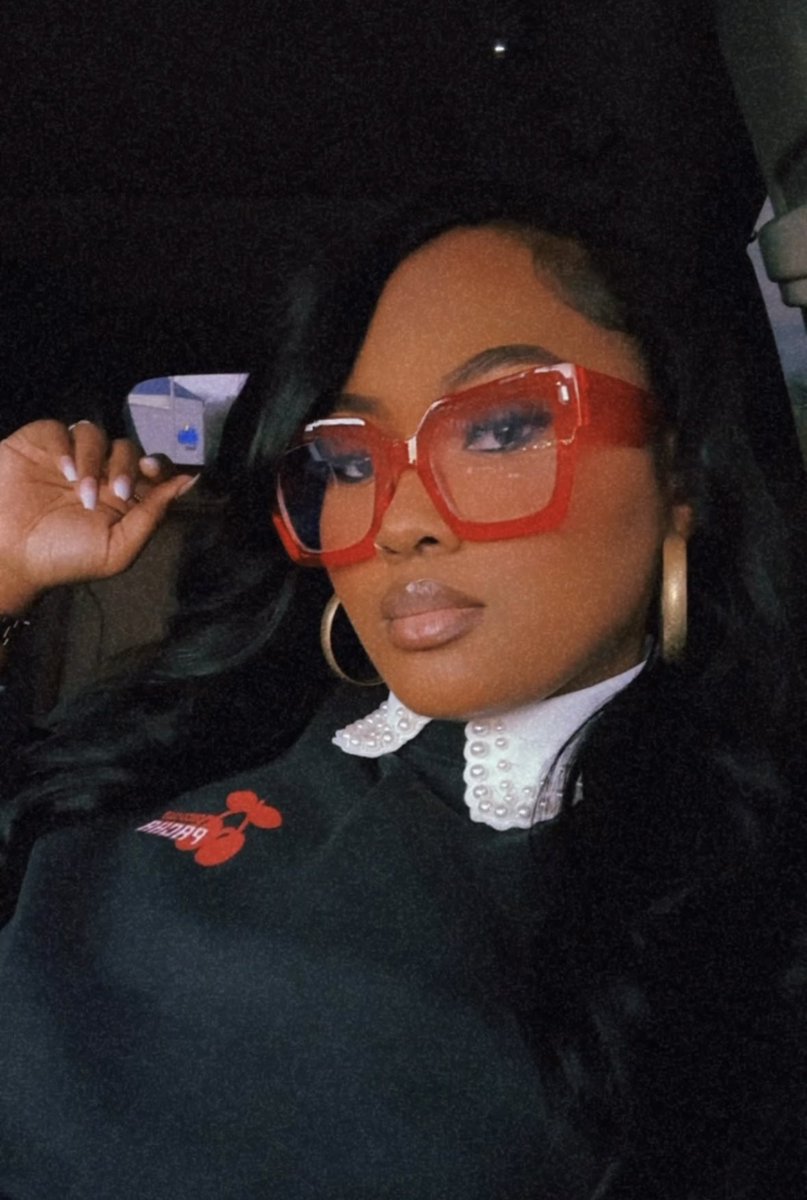 Privilegedshee_'s tweet image. 