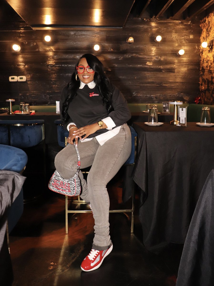 Privilegedshee_'s tweet image. 