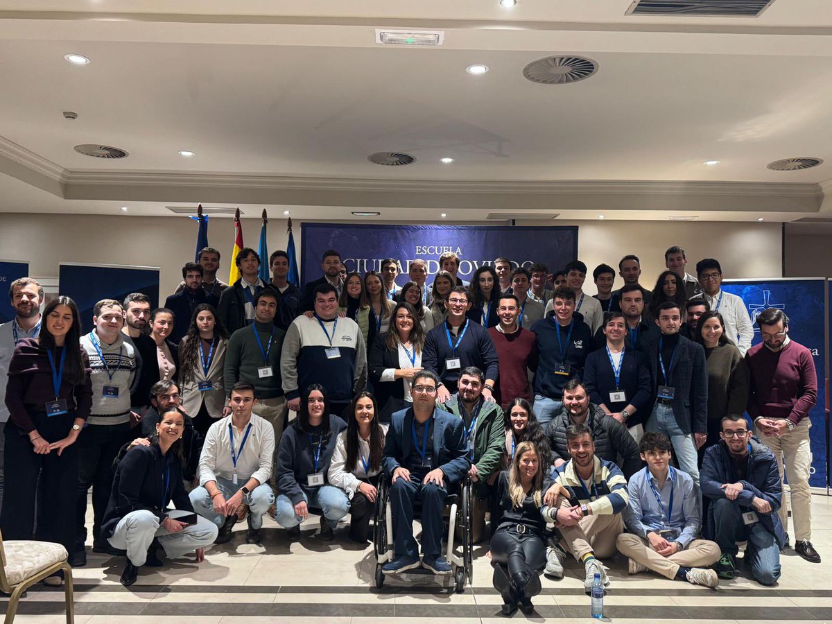 🥹 Eternamente agradecidos a todos los ponentes, compañeros y asistentes que nos acompañaron estos días en la #EscuelaCiudadDeOviedo.

💙 Habéis hecho grande esta escuela de formación, os habéis convertido en historia de NNGG Oviedo.