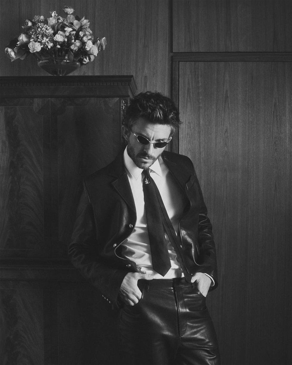 Jonathan Bailey Hourly (@jbaileyhourly) on Twitter photo 