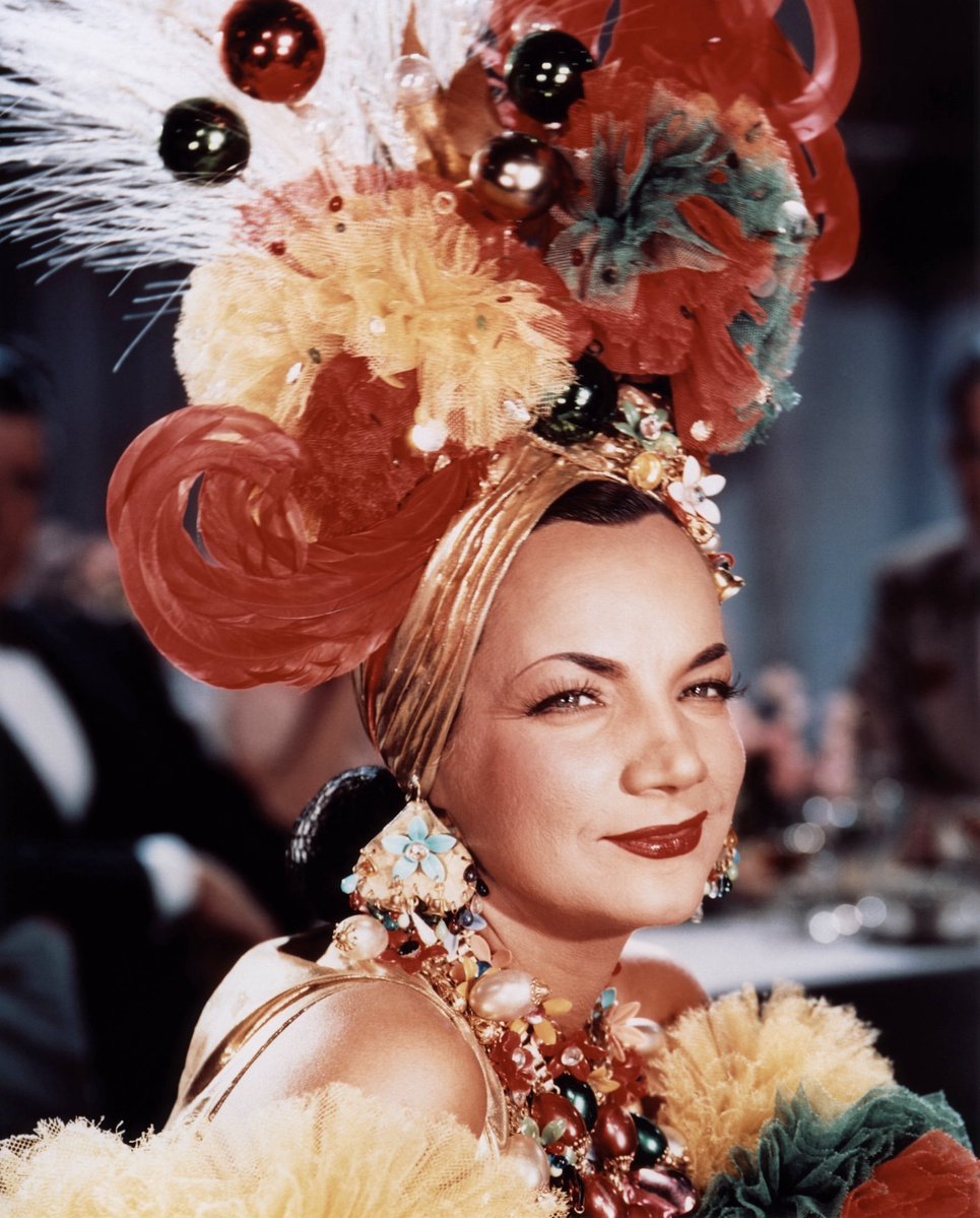 SeriesTWBZ's tweet image. Larissa Manoela irá viver Carmen Miranda na cinebiografia com direção de Bruno Barreto (Traição Entre Amigas)! 

As gravações devem começar em breve, e será uma co-produção com os EUA onde parte do elenco será internacional.

Via: (@LarissaUpdates)