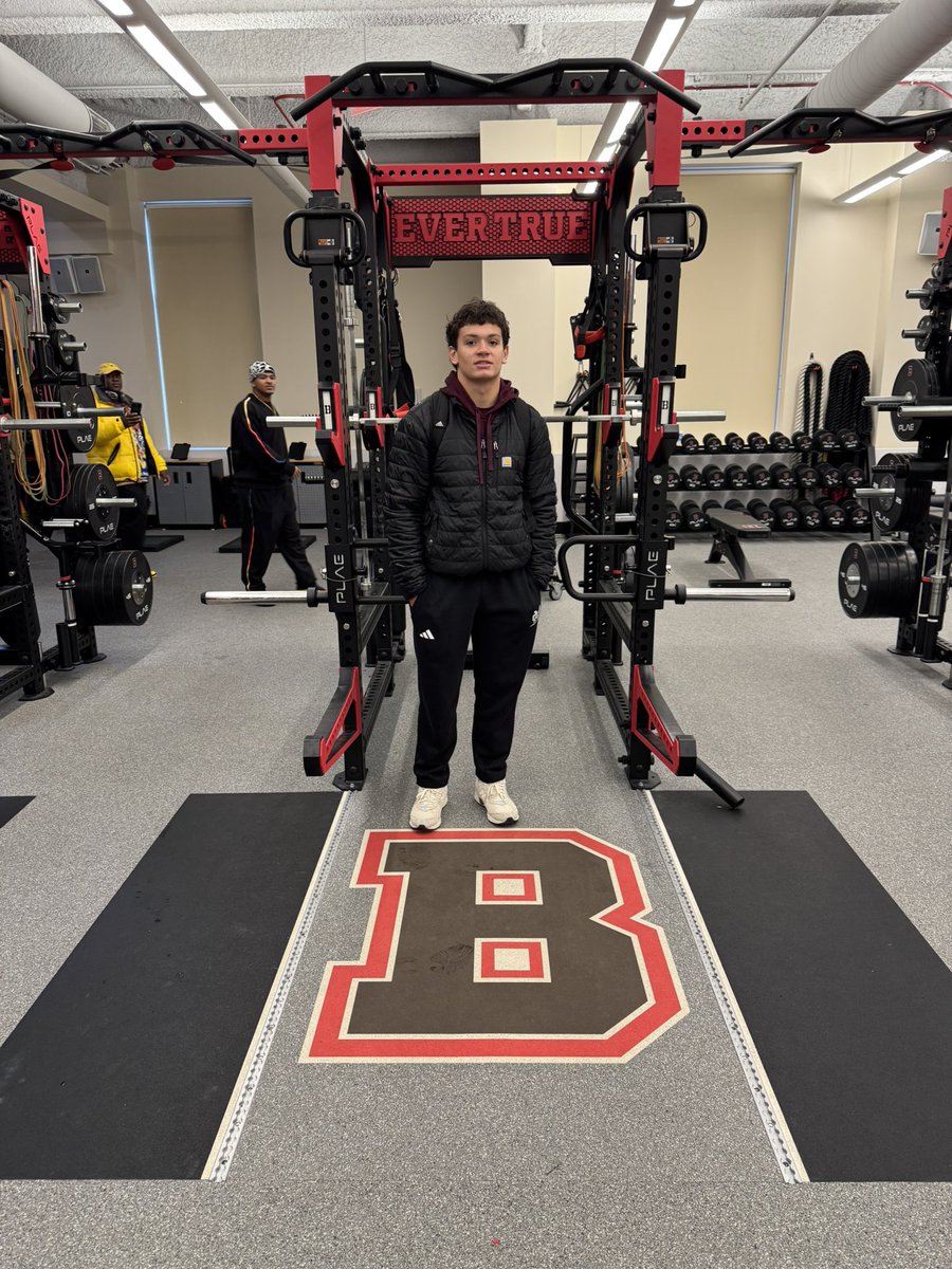 EkiMilitoni's tweet image. Appreciate tour of campus and gameday experience @coachDjackson1 and @CoachBAM93. Love the culture of the student athlete and seeing what makes @BrownU_Football great.