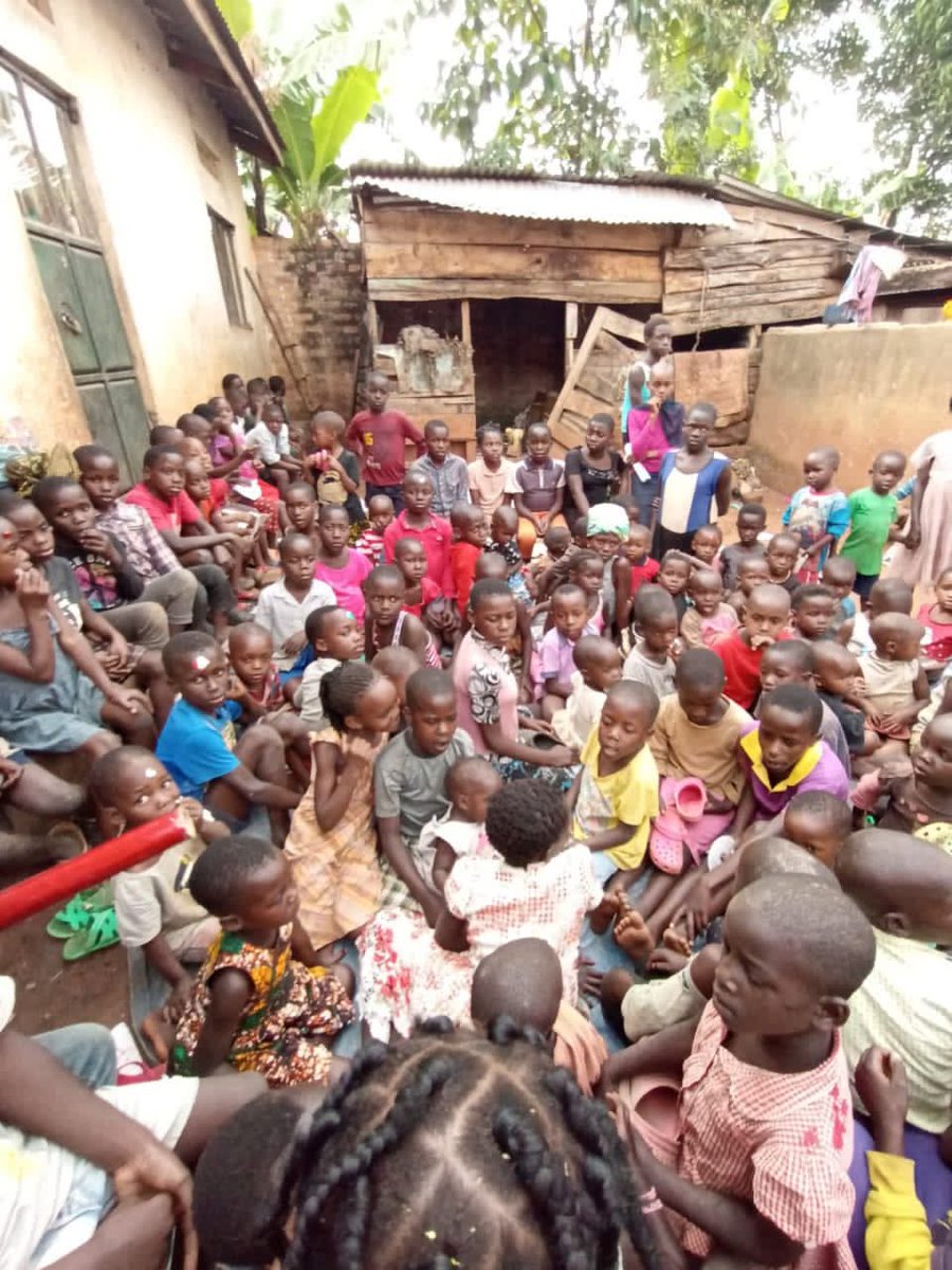 OpenOrphanage's tweet photo. URGENT APPEAL 
Dear friends and partners, we have an urgent need to feed 230 children under our care, no food left.
It cost as little as $2 to feed a child breakfast, lunch and supper.
Your donation no matter the size will make an eternal difference https://t.co/92xmowdDoU https://t.co/i7o4MmwJPS