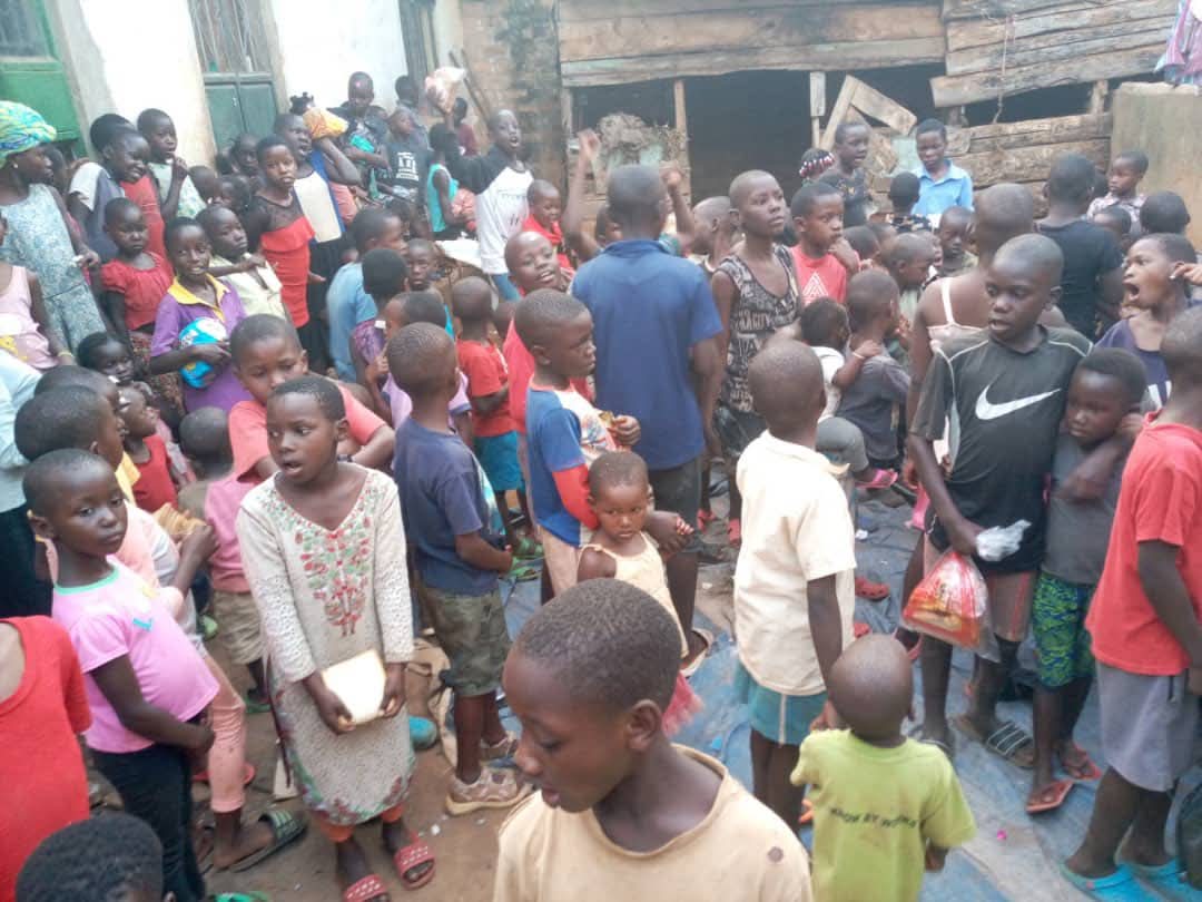 OpenOrphanage's tweet photo. URGENT APPEAL 
Dear friends and partners, we have an urgent need to feed 230 children under our care, no food left.
It cost as little as $2 to feed a child breakfast, lunch and supper.
Your donation no matter the size will make an eternal difference https://t.co/92xmowdDoU https://t.co/i7o4MmwJPS