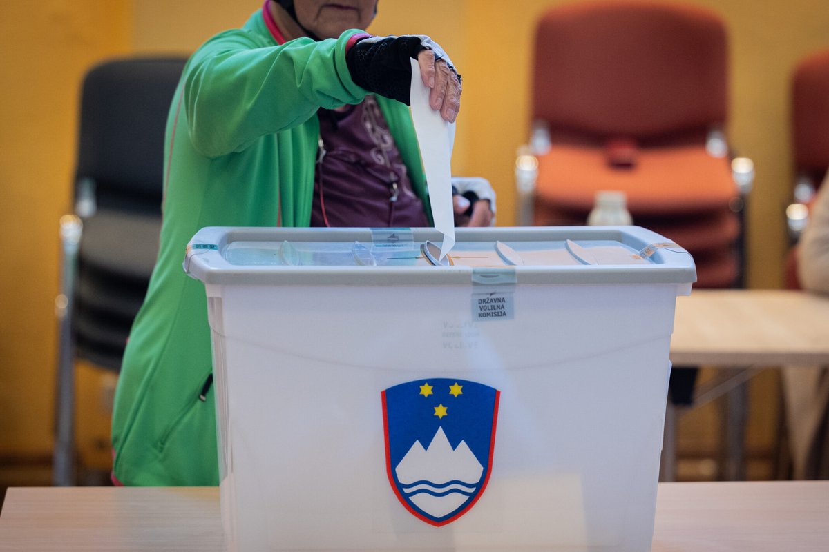 (IZ MINUTE V MINUTO) Referendum je uspel, kvorum je dosežen! Zakon je zavrnjen! Morilski zakon tako odhaja na smetišče zgodovine! demokracija.si/fokus/iz-minut…