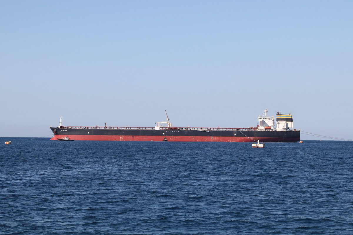 يسرّني أن أعلن عن وصول الدفعة الثانية والأخيرة من المنحة السعودية النفطية والمقدَّرة بمليون برميل نفط، ليبلغ إجمالي الشحنة مليوناً وستمائة وخمسين ألف برميل.  
وأتقدّم بجزيل الشكر والامتنان إلى المملكة العربية السعودية قيادةً وحكومةً وشعباً على هذا الدعم الكريم الذي يعكس عمق