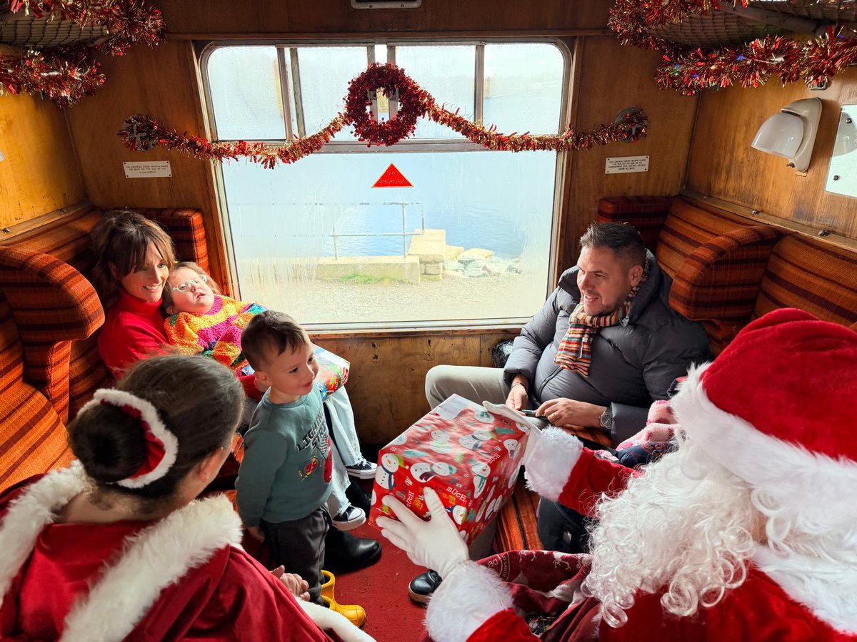 wolvespremier's tweet image. BRILLIANT day on the Chasewater railway today! ….with Olivia and Jonas meeting Santa and his helpers! …..we even saw reindeeers! Thank you @TheRWTCharity for a magical time! ❤️