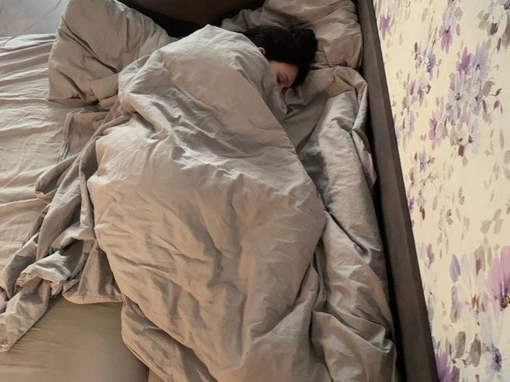 enbajoperfil_'s tweet image. &quot;este finde me pongo al dia con todo&quot;
lo q he estado haciendo todo el finde: