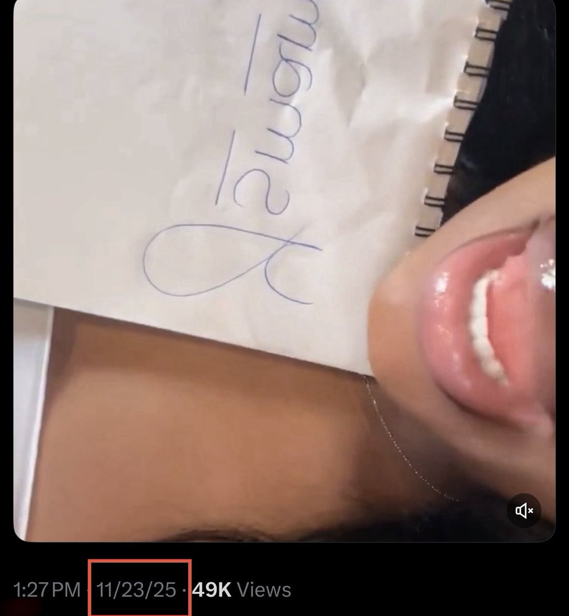 ysmammristolen's tweet image. Indian man @ysmammri crashing out and reposting the same babe he hired, at least pay her for a new video 🤣