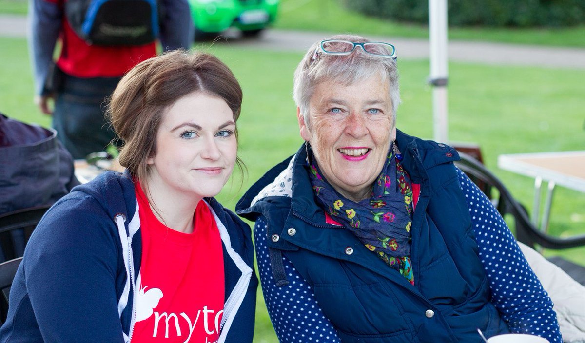 We need you! 💪 #BrumHour

We cannot provide our services free of charge without our fabulous volunteers. 

Whether it’s in one of our 25 shops or at our fundraising events, register your interest online today! 

buff.ly/uLoxDn4