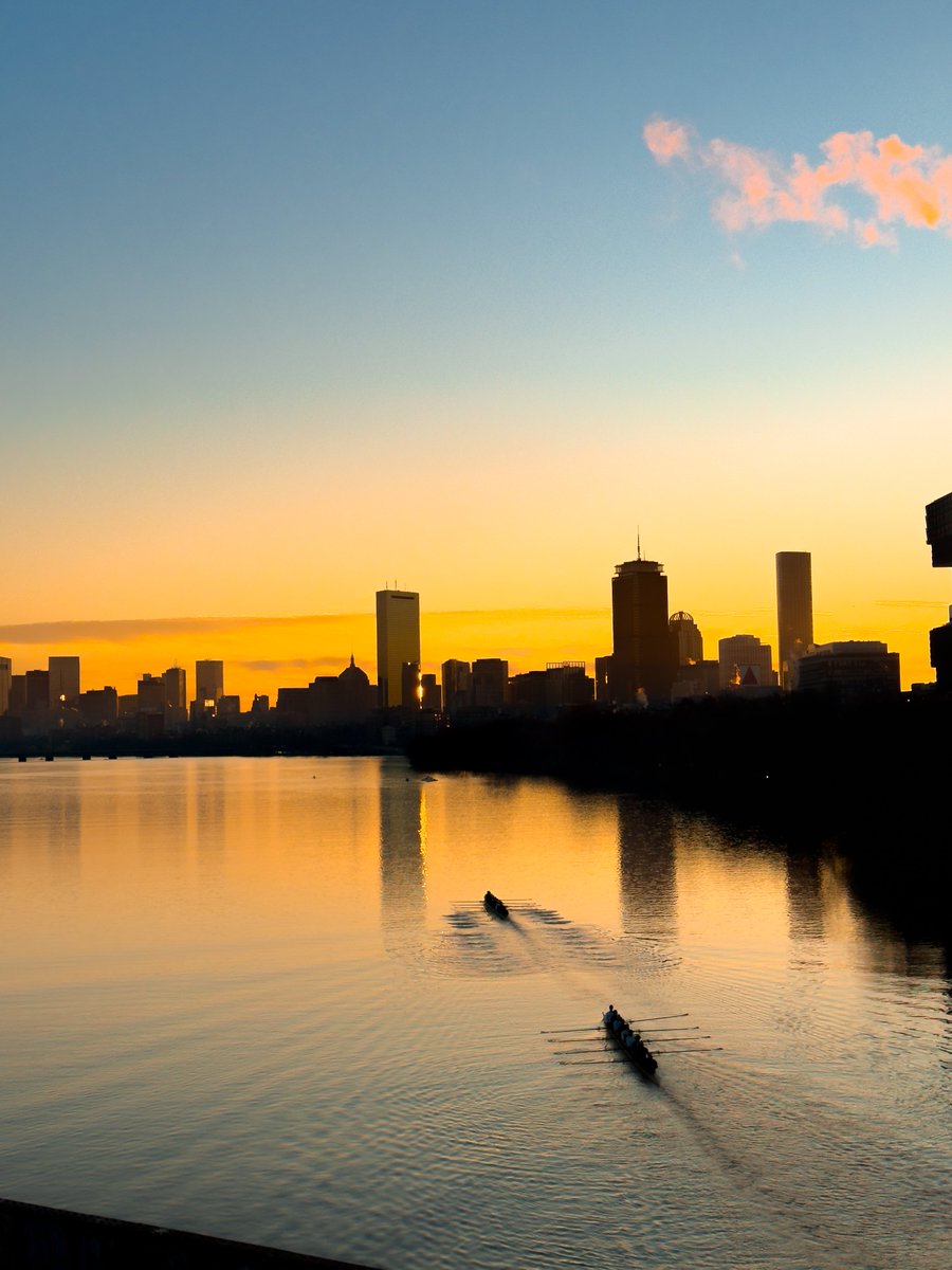 OnlyInBOS's tweet image. 6:45 over the Charles River.

❤️⁠