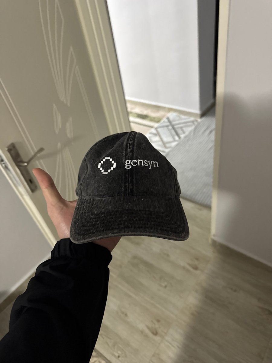 I spend all day with a Gensyn hat and it's really comfortable 😄 it fits my head.. lovee ittt <a href="/austinvirts/">Austin</a> thanks kingg