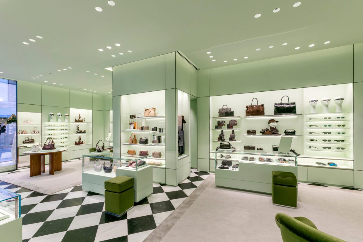 cppluxury's tweet image. PRADA opens new boutique in Oslo, Norway

#Prada #Oslo #Norway #luxuryfashion #luxury #fashion #luxurybags #luxuryaccessories #luxuryretail #luxuryboutique @Prada