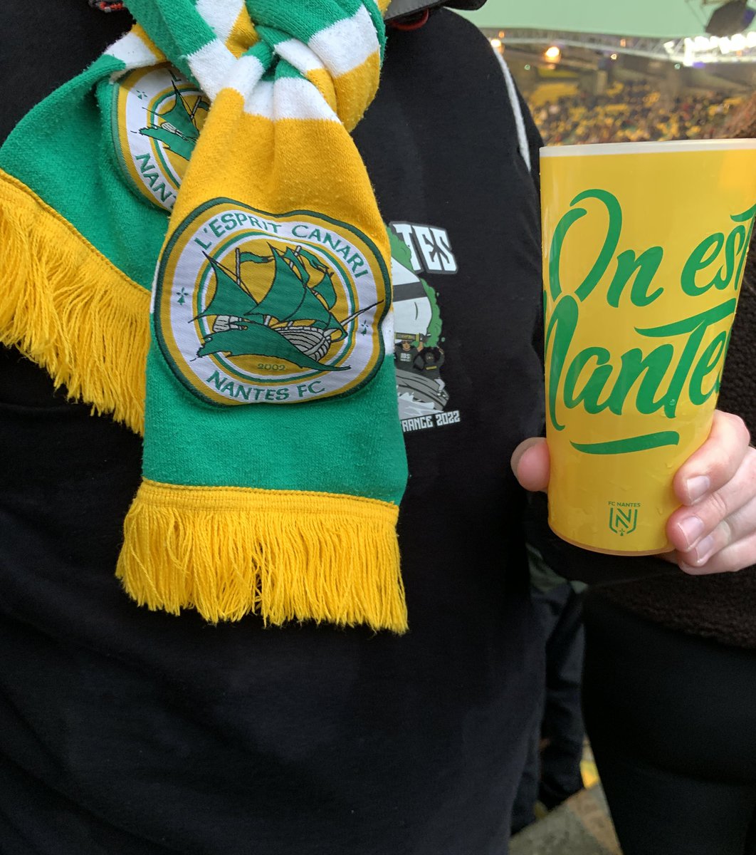 [Ligue 1] 13ème journée : Anniversaire des 23 ans pour l’EC.
Nous remercions tous ceux qui ont honoré le groupe par leur présence ce week-end. 
FC Nantes 1-1 FC Lorient
#EC02 #lespritcanari #23ans #anniversaire #FCNFCL
