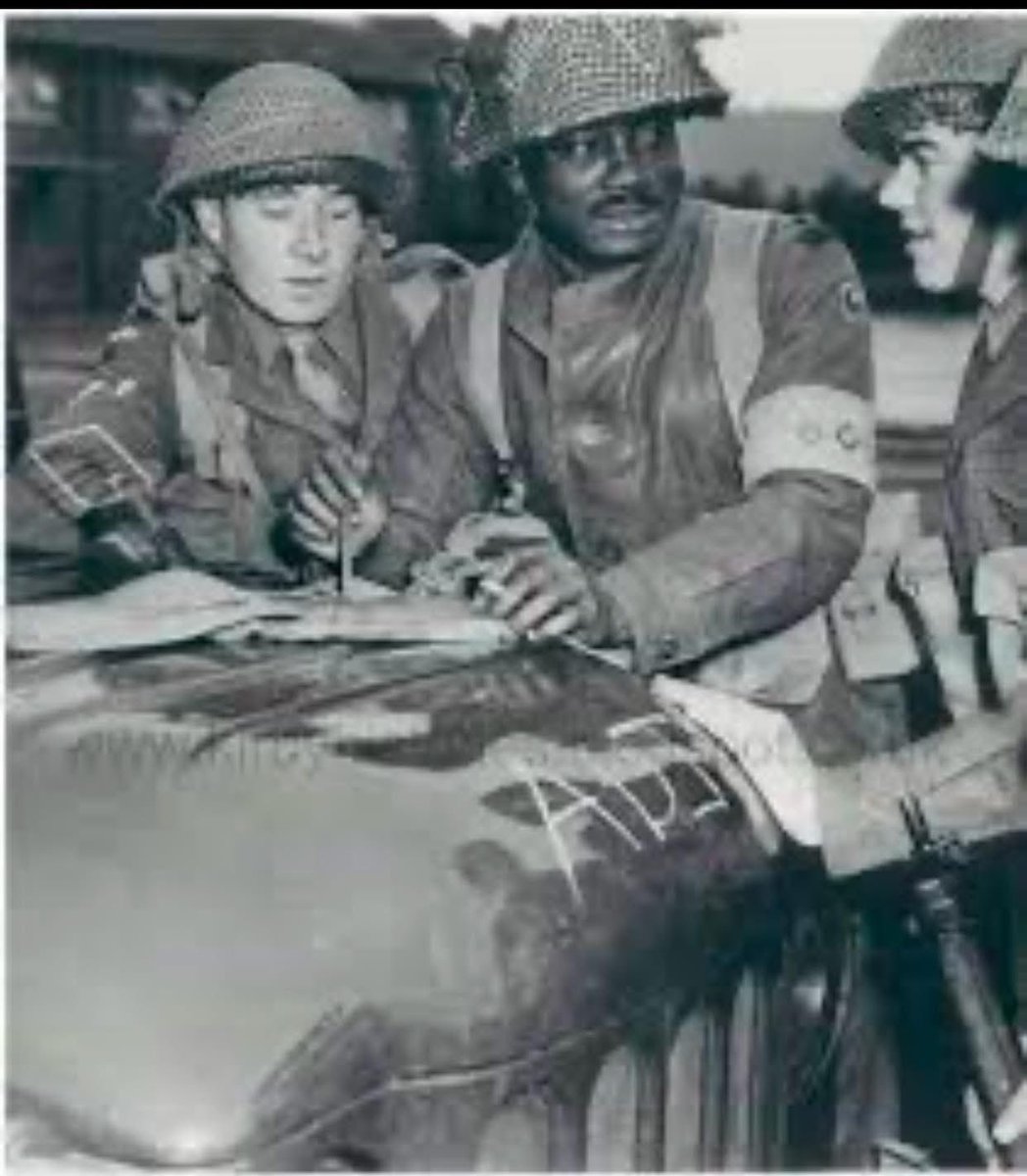 Mr_Allegedly's tweet photo. This was Nigeria Army Gallant soldier. At that time when u hear Nigeria soldiers you pause and fear the name Nigeria Soldiers. But today they wait before taking orders
Ibos Mr President Bibi Rescued Escaped Sheikh Gumi #Bringbackoursoldiers https://t.co/0SSwn0iNFe