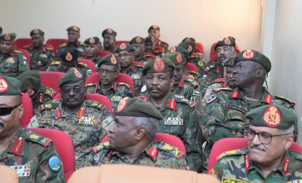 رئيس مجلس السيادة: الرباعية ليست مبرئة للذمة إذا كانت الإمارات جزءا منها

الخرطوم 23-11-2025 (سونا) قال رئيس مجلس السيادة القائد العام للقوات المسلحة الفريق أول الركن عبدالفتاح البرهان، أن الإمارات إذا كانت جزءاً من الرباعية فإن السودان يرى أن هذه الرباعية ليست مبرئة للذمة خاصة