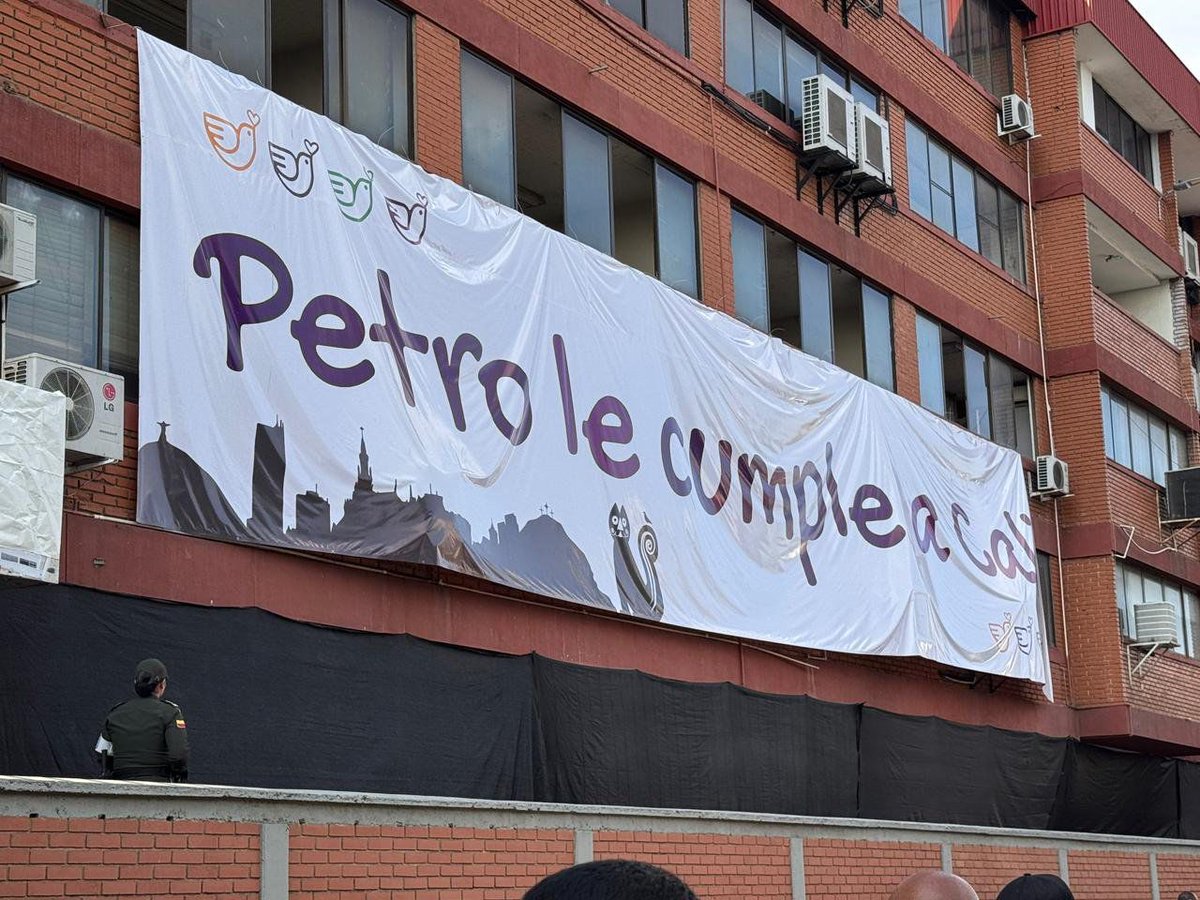 El mejor tren de la movilidad social es el de la #𝗘𝗱𝘂𝗰𝗮𝗰𝗶𝗼́𝗻, priorizar en su inversión es estratégico, constituyendo el 𝘃𝗲𝗿𝗱𝗮𝗱𝗲𝗿𝗼 𝘁𝗿𝗲𝗻 𝗱𝗲 𝗰𝗲𝗿𝗰𝗮𝗻í𝗮𝘀 al conocimiento, la equidad y el desarrollo social. 
Expresamos nuestro reconocimiento al