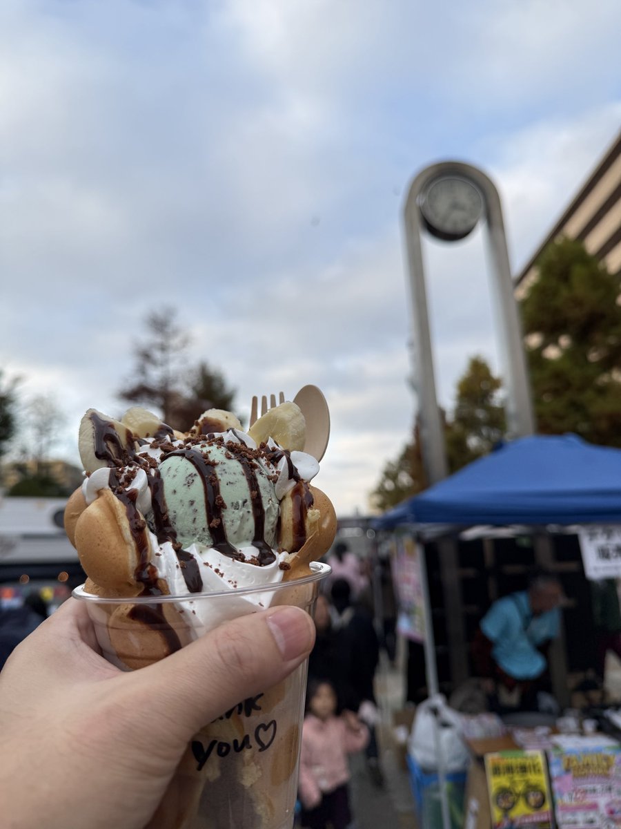 dynamic__cc's tweet image. 子ども達にとっても喜ばれていたキッチンカー🍨✨
全員が笑顔になれるデザートって素敵😊

#キッチンカーイベント #デザート #子育て支援 #子育て #牧野肇 #両国 #イベント