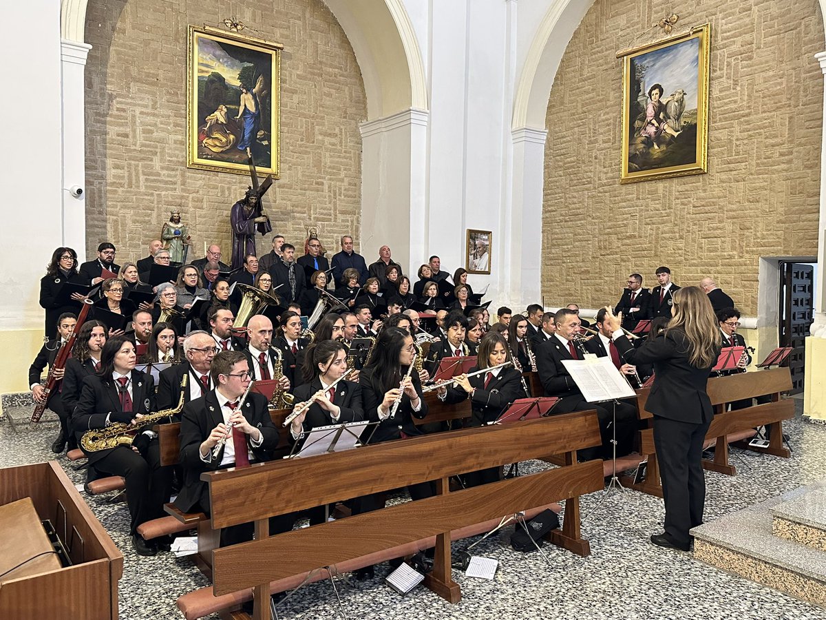 RodrigoMoreras's tweet photo. Un placer acompañar a la Agrupación Musical San Bartolomé y al Coro Fernando III en la celebración de Santa Cecilia con llenazos en sus conciertos y la prueba de que la música se vive de otra manera en nuestro pueblo. https://t.co/DVZR3dfX8v