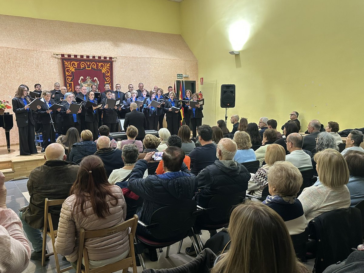 RodrigoMoreras's tweet photo. Un placer acompañar a la Agrupación Musical San Bartolomé y al Coro Fernando III en la celebración de Santa Cecilia con llenazos en sus conciertos y la prueba de que la música se vive de otra manera en nuestro pueblo. https://t.co/DVZR3dfX8v