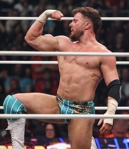 InMJFWeTrust's tweet image. People think it’s easy being the guy every man wants to be and every woman secretly dreams about? Please. It’s a full-time job looking this good. 

I’m the embodiment of your wet dreams and your worst insecurities all wrapped into one.