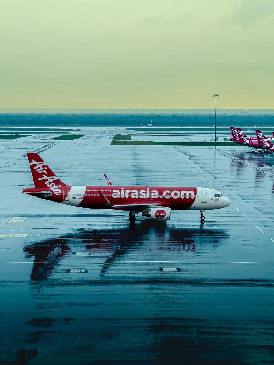#PSA With the weather flipping moods every hour, road traffic to the airport may slow down while the terminals stay busy. Arrive early or hop on the KLIA Ekspres for a smoother, stress-free start to your journey ✈️🌧️

#MYairportsshares