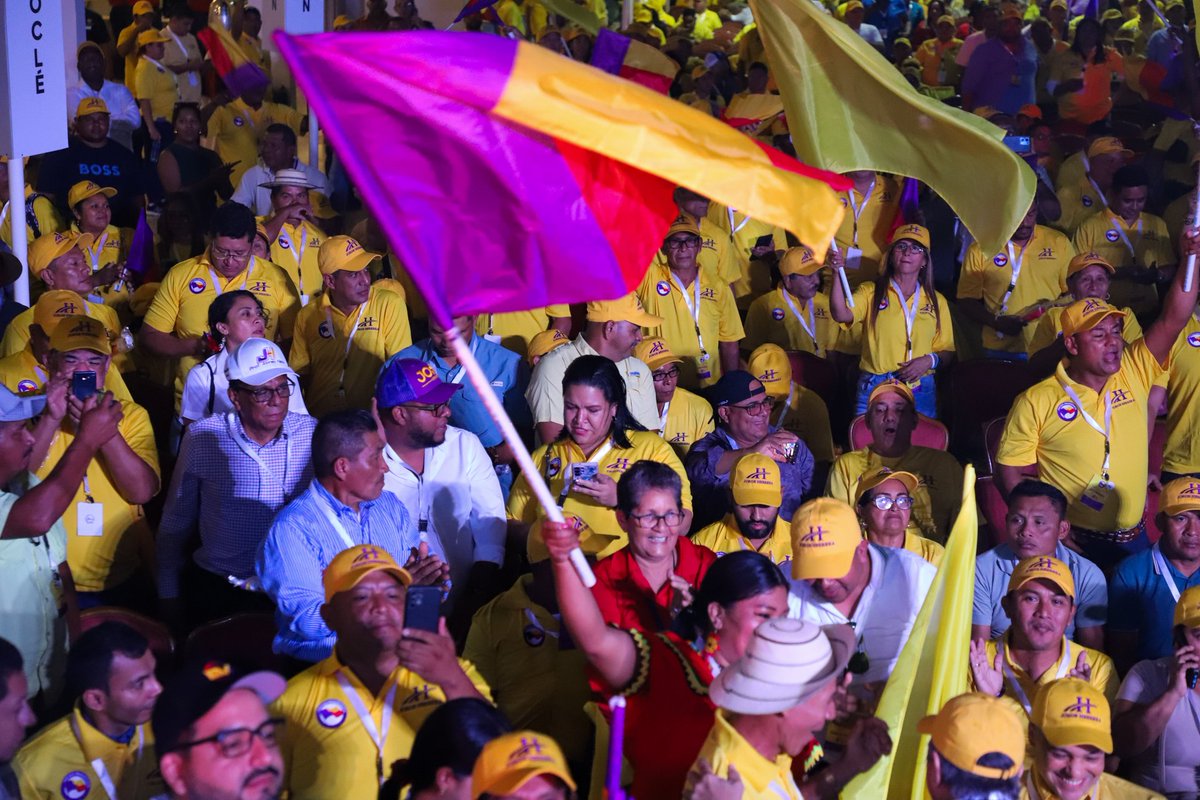 jherrerahd's tweet photo. La Convención Extraordinaria 2025 se vivió como una gran celebración de unidad,con una participación del 92.5% de los convencionales. 
Comienza una fase de renovación y trabajo organizado para impulsar más a este partido que ha defendido,con constancia y entrega,un Panamá mejor. https://t.co/cbJiiSLRiK