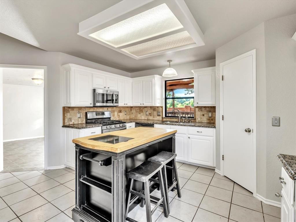 WyattPoindexter's tweet image. Refreshed Yukon home in gated spot: 3 beds, study, covered deck, fresh updates—great for family life near everything!
Listed by Wayne Kirby – The Agency Oklahoma
#YukonOK #GatedCommunity #TheAgencyOK #4001ToriPL