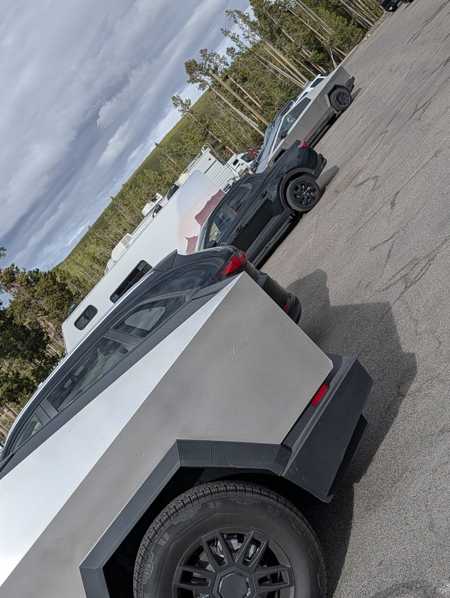 CybertruckFamily tweet media