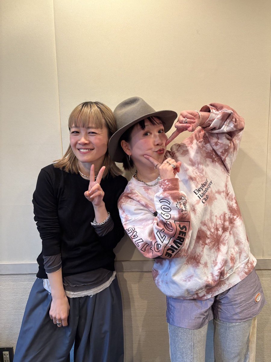 nakamura_emi's tweet image. ／
🌝みっつんありがとうございました！
＼
#FMヨコハマ
#YAMABICO #MITSUMI⛰️🤎

人としてDJとして大好きで憧れるみっつん。まじで山族の長みたいに聴いてくださり、私があっちこっちいくのを軌道修正しながら笑 厚木の話や色々な話させてくださってます！是非是非！
📻
radiko.jp/share/?t=20251…