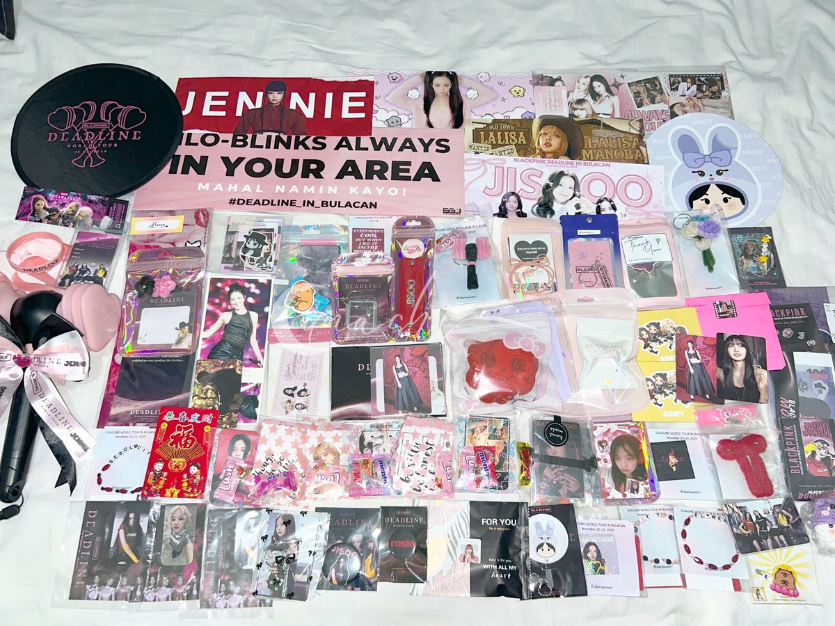 lunashiiii's tweet photo. Blackpink Deadlin in Bulacan
freebie haul ✨

thank you so much to everyone who trade with me and for the effort of making these and handing them out sa concert 🥹 it must’ve been exhausting but thank youu 🫶🏻 

#BLACKPINK_DEADLINE #DEADLINE_IN_BULACAN https://t.co/RAkgBvC2SC