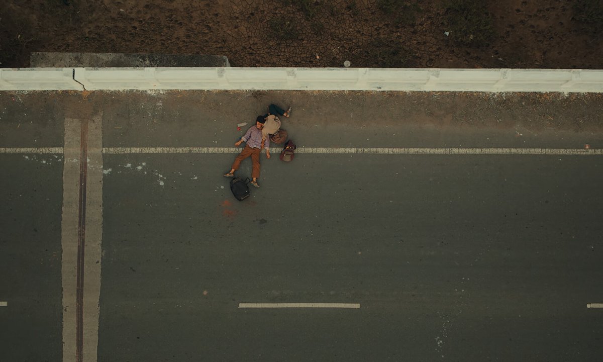 paul_iraa's tweet image. Watched Homebound yesterday, my heart is full. Vishal Jethwa truly deserves more roles, and I was pleasantly surprised by Ishaan Khatter. A beautiful story and such a powerful way to bring out emotion. This is a must watch. What work @ghaywan !!