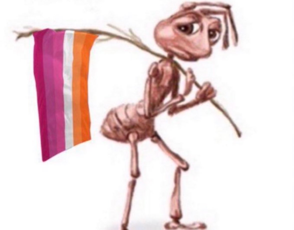 kyoruyeye's tweet image. my mom came into my room, took one look at me and said “you look like such a lesbian” and left