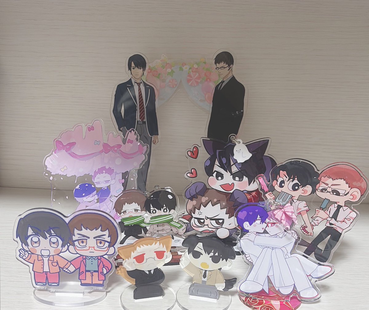 自慢なんだけどもかつて0件だったあたしの推しカプは今や50件に差し迫ってて神だししかも仲良すぎるお友達みんな絵上手くてむーちゃむちゃ優しいおかげで誕生日に推しカプグッズてかアクスタをくれることがままあるが故に今こんなことになっててアタイほんまに幸せだなと思いました