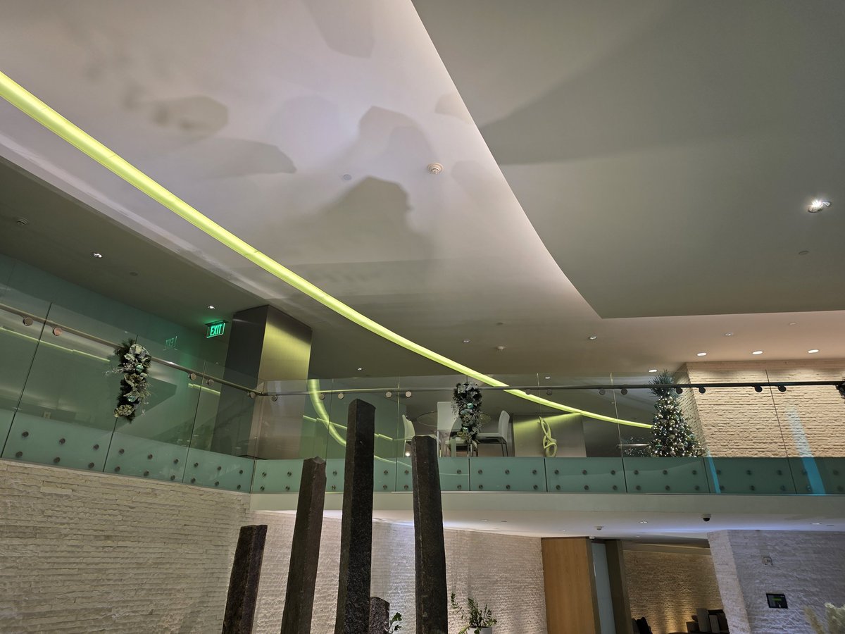 I'm my almost 9 years here Miami's overcompensation on Christmas / Holidays still cracks me up.

Like bitch it's 85 degrees today 🤣