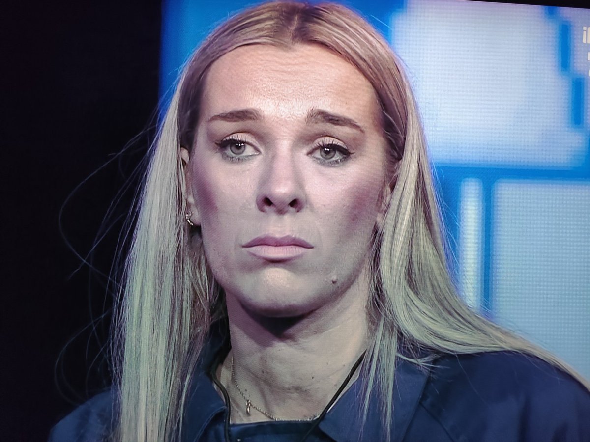 Almudena llamando gilipollas a Cristian  🤮

La gilipollas eres tu que la semana que viene te vas a la calle cobarde #gh24n