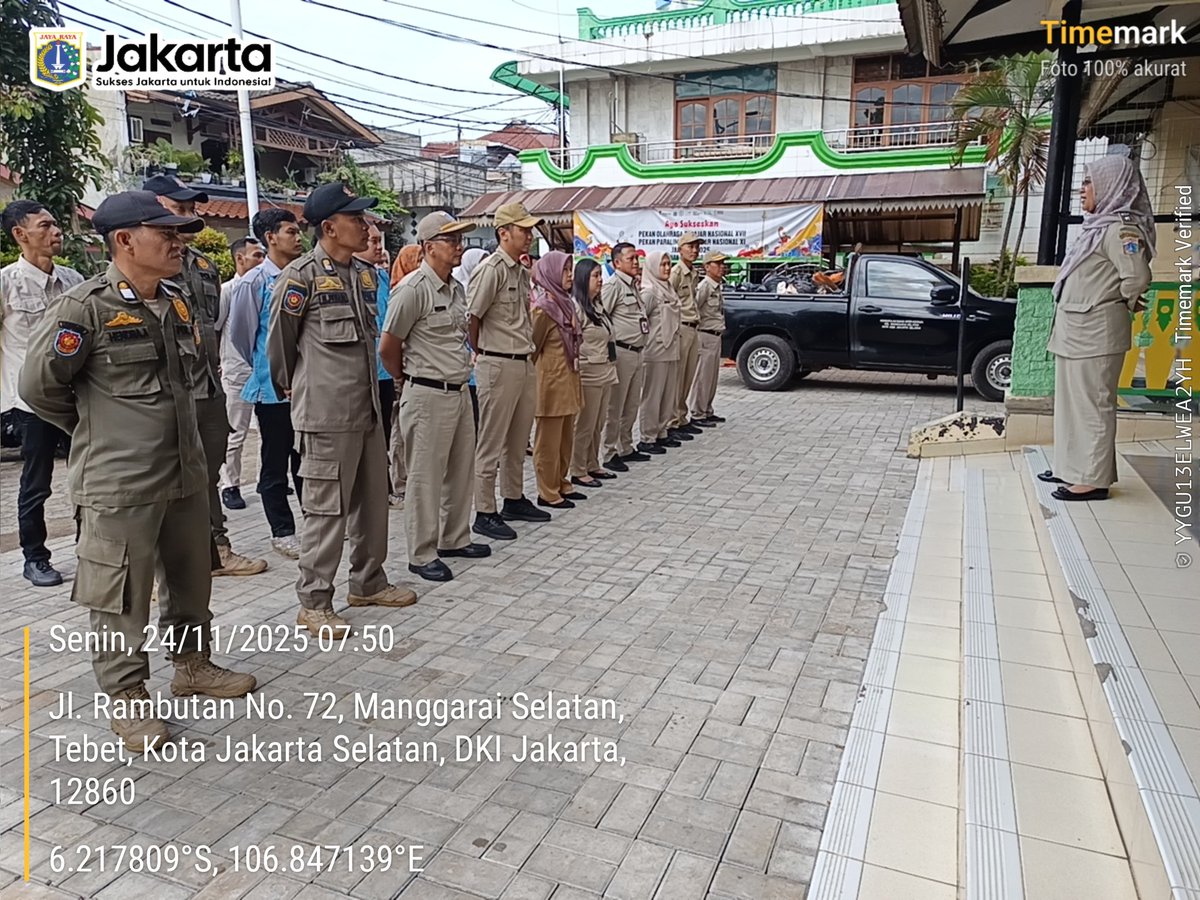 mang_sel's tweet photo. Kegiatan Apel Senin Pagi ASN dan PJLP Kelurahan Manggarai Selatan dengan arahan tugas dan penyampaian informasi kegiatan oleh Lurah Ibu Sri Nurwiyanti di halaman Kantor Kelurahan - Senin, 24 November 2025. https://t.co/3jmRsJx2a5